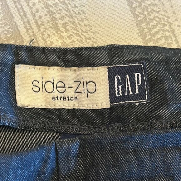 GAP Women’s Dark Wash Side Zipper Cropped Pants - Picture 3 of 8